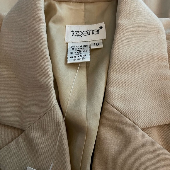 NWT’s Together Tan/Beige Button Up Long Sleeve Pocketed Look Blazer/Jacket Sz 10 - Picture 2 of 8